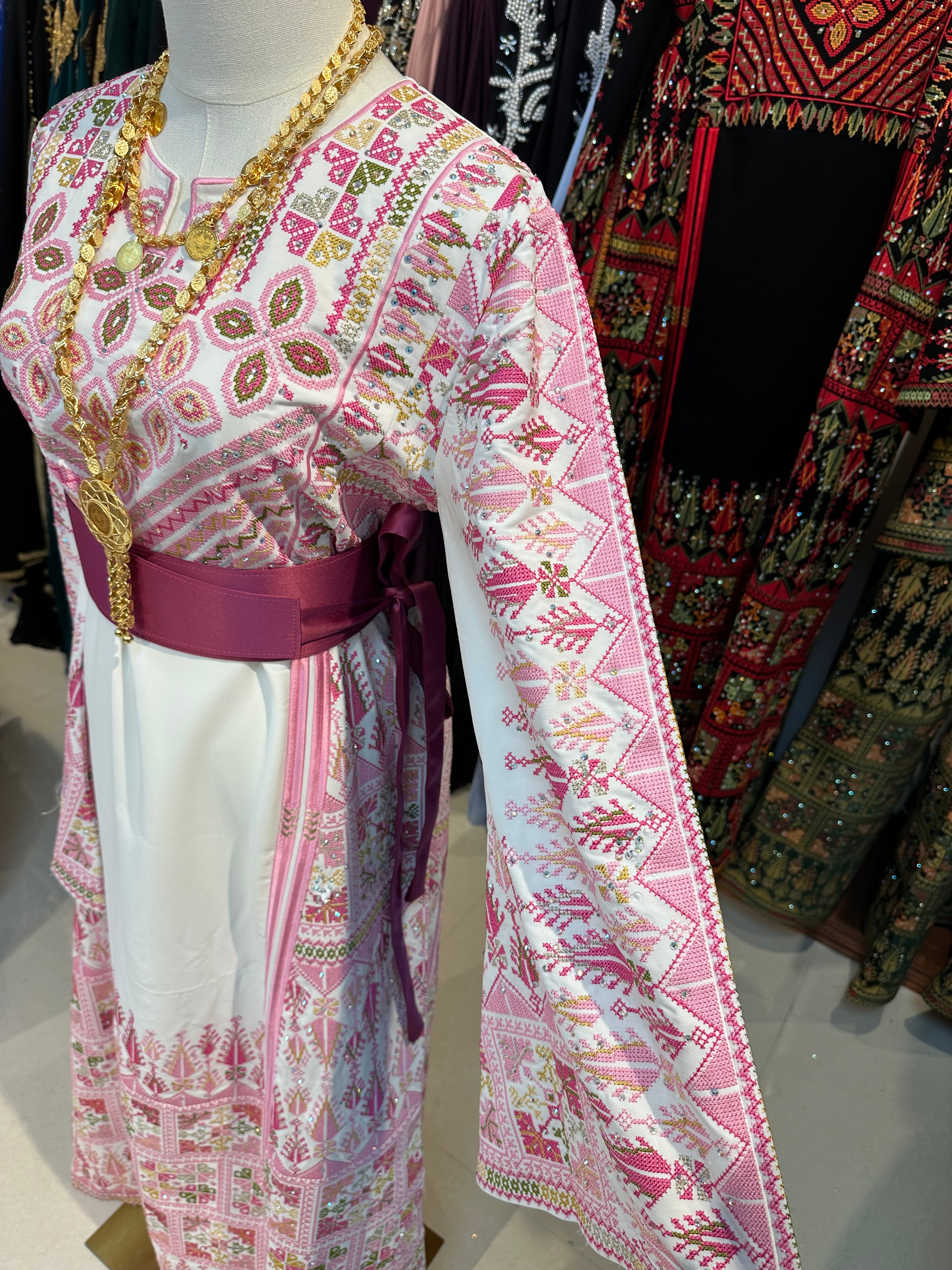 Elegant Pink Thobe