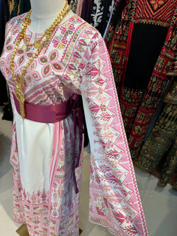 Elegant Pink Thobe