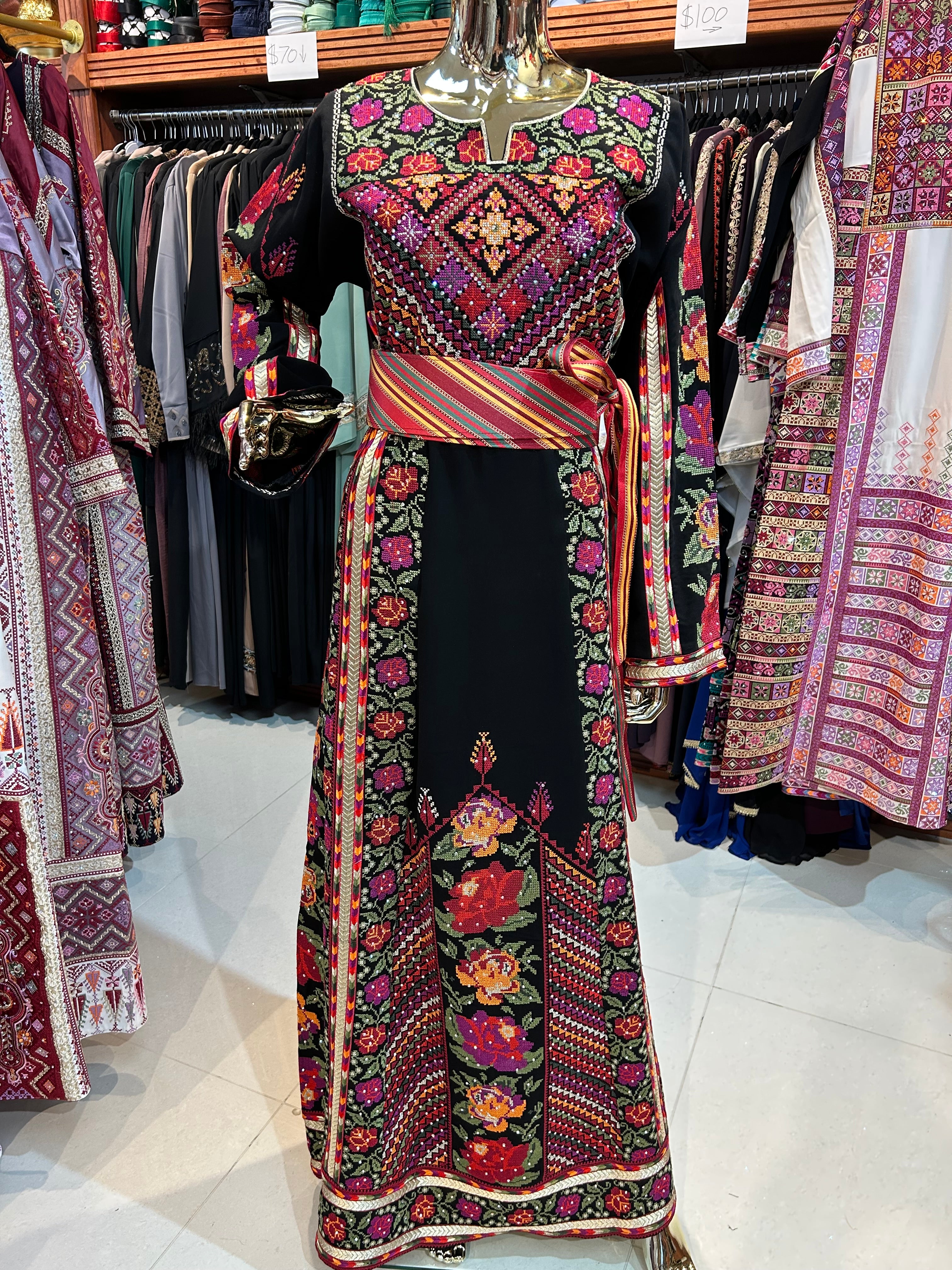 Elegant Black Rose Thobe