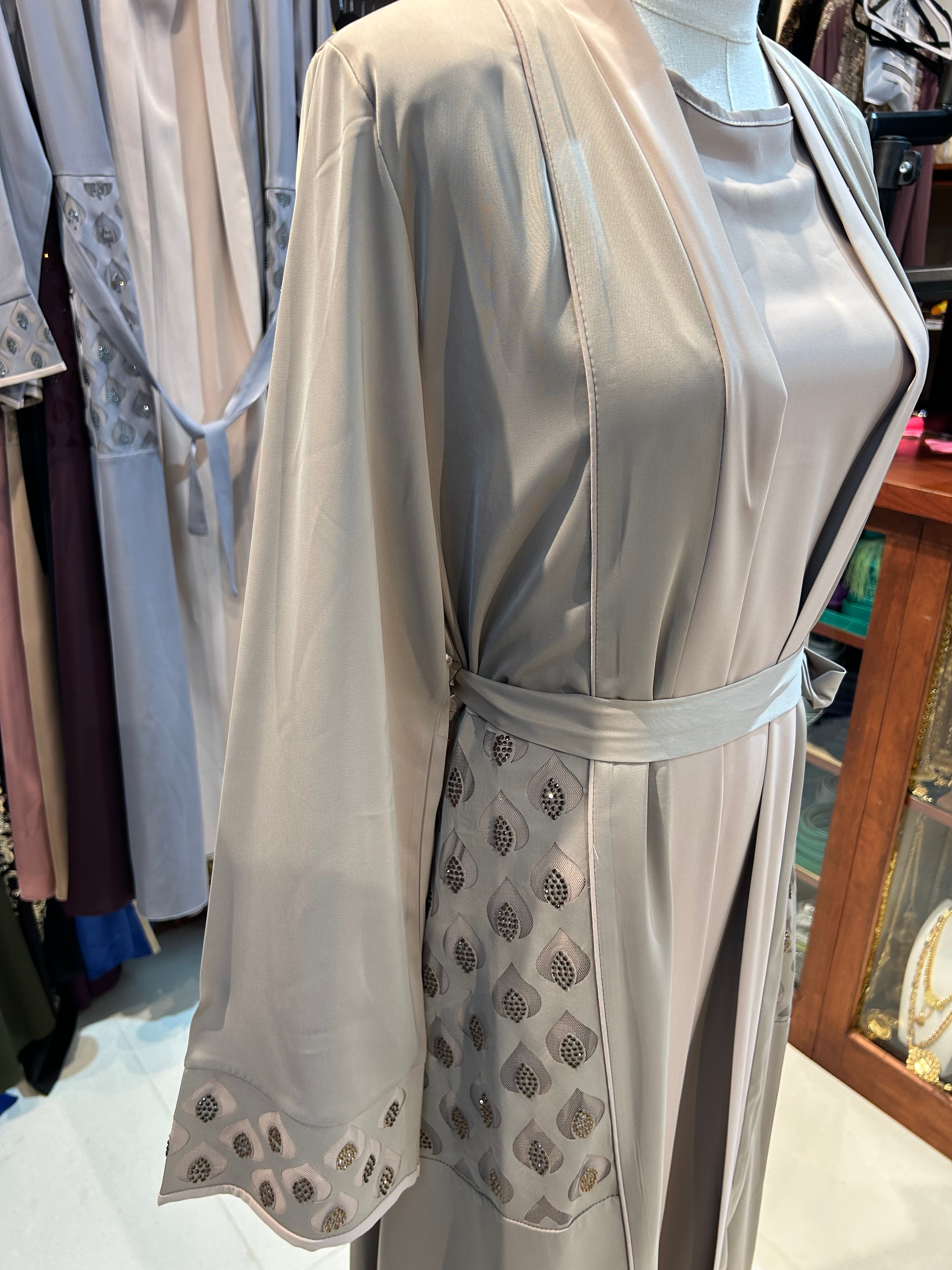 Elegant 2-Piece Abaya