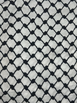 Traditional Palestinian Keffiyeh/Hattah/shemagh scarf made in Jordan with tassel made for Men & Women worn as a head scarf