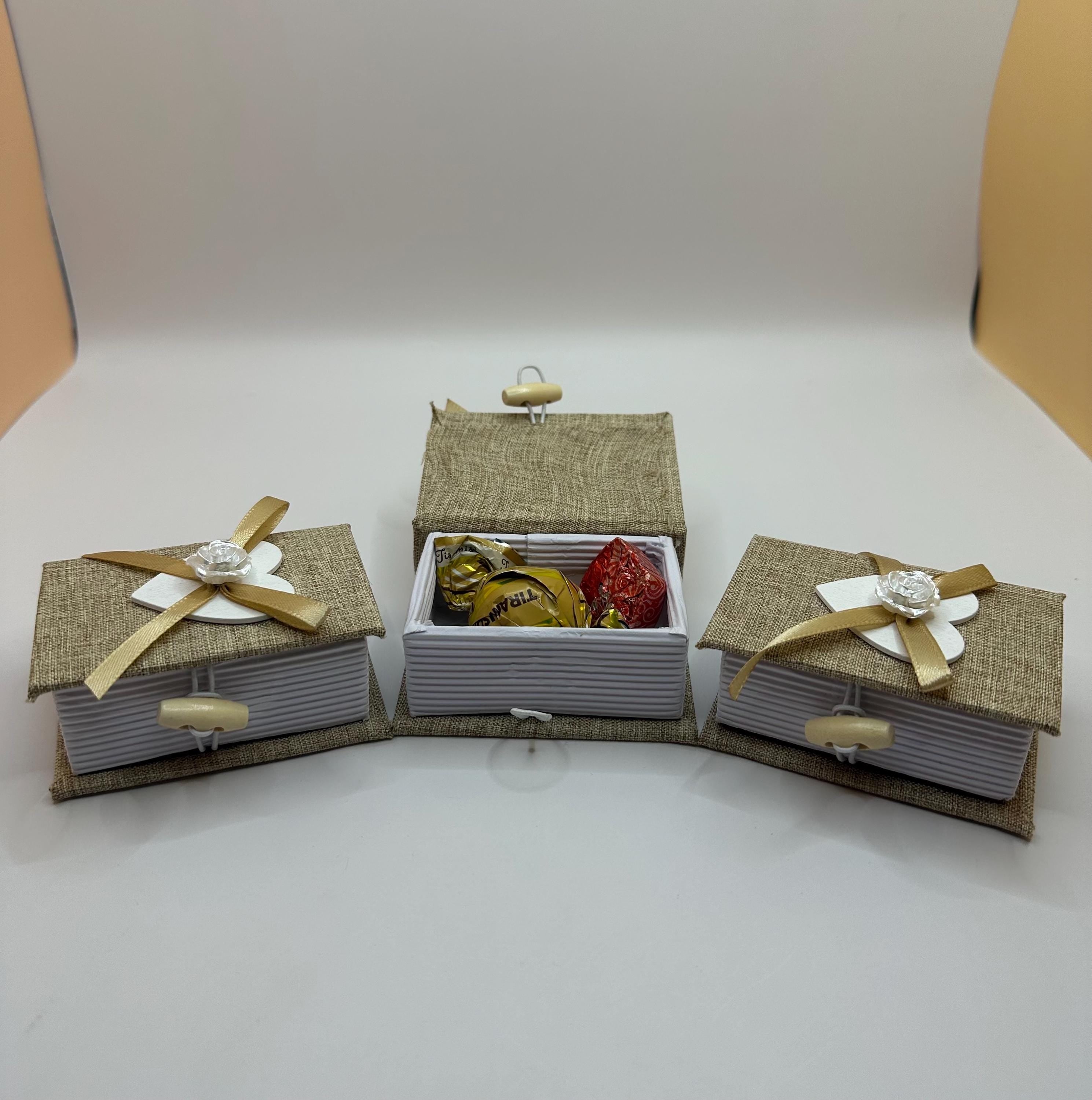Henna Favor gift box | Comes in a set of 12 | perfect for Henna Party’s, Wedding’s, Bridal showers & more | Candy is not included.