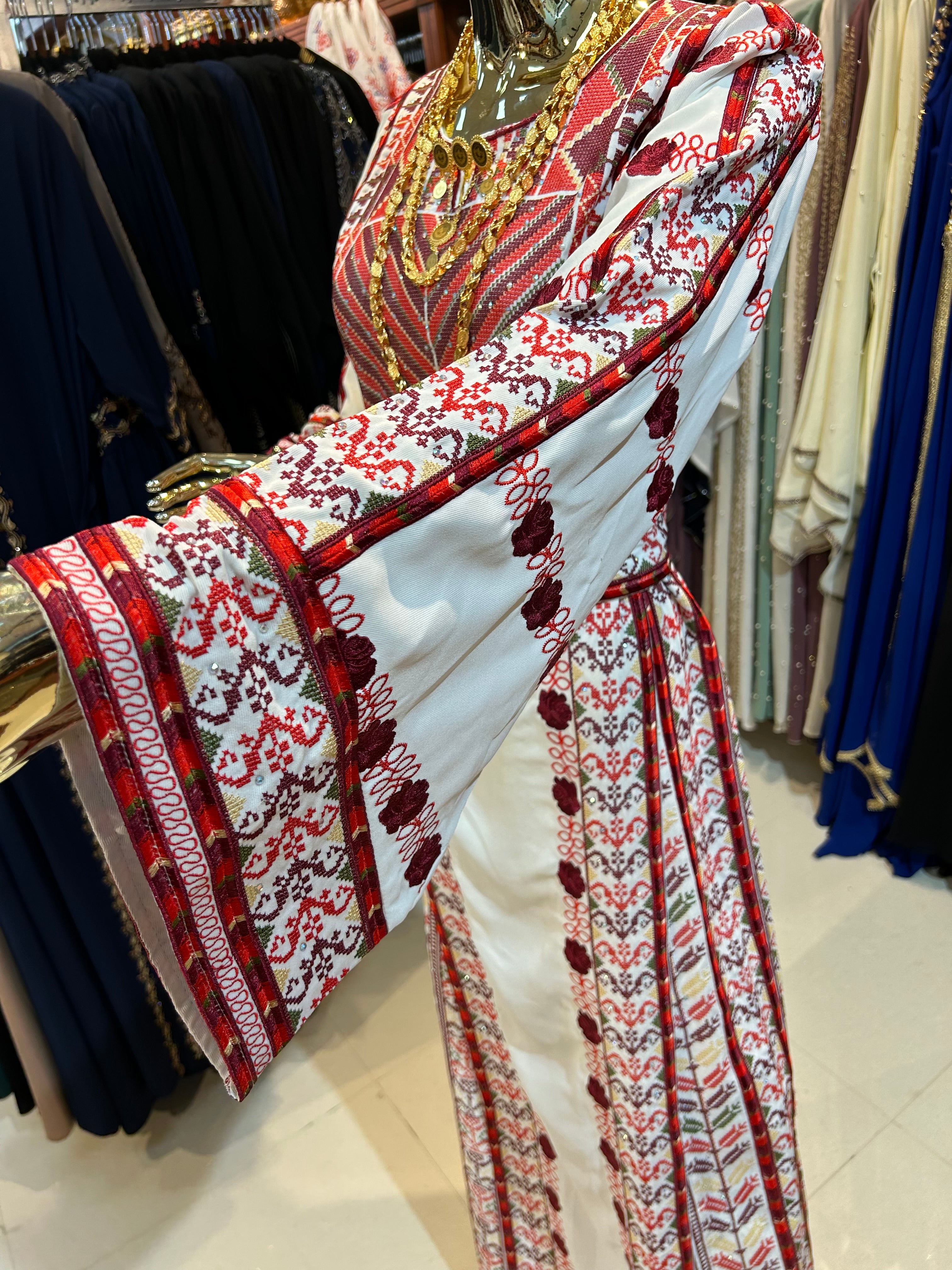 Elegant White Thobe W/ Flowers