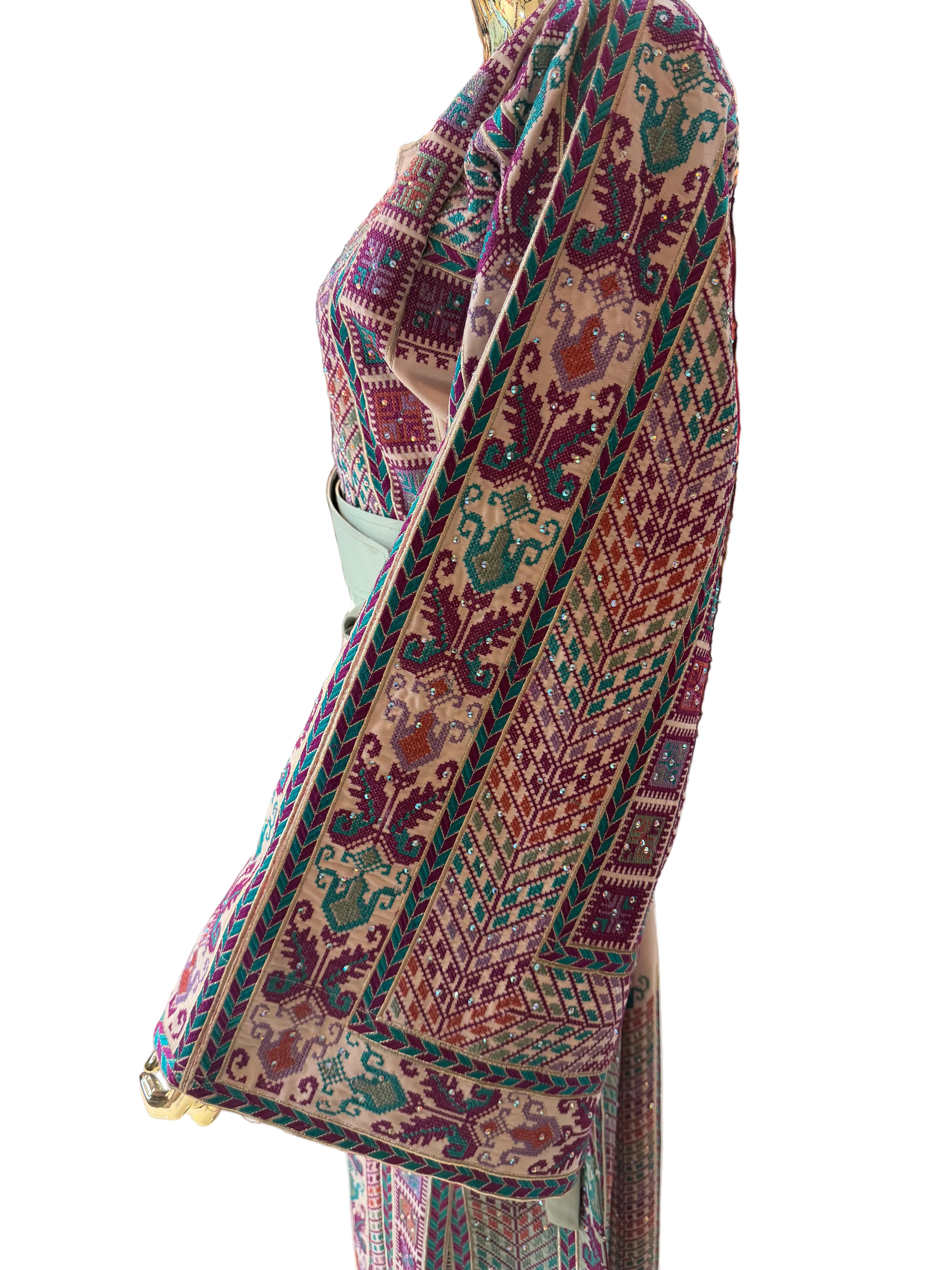 Lavender Embroidered Thobe