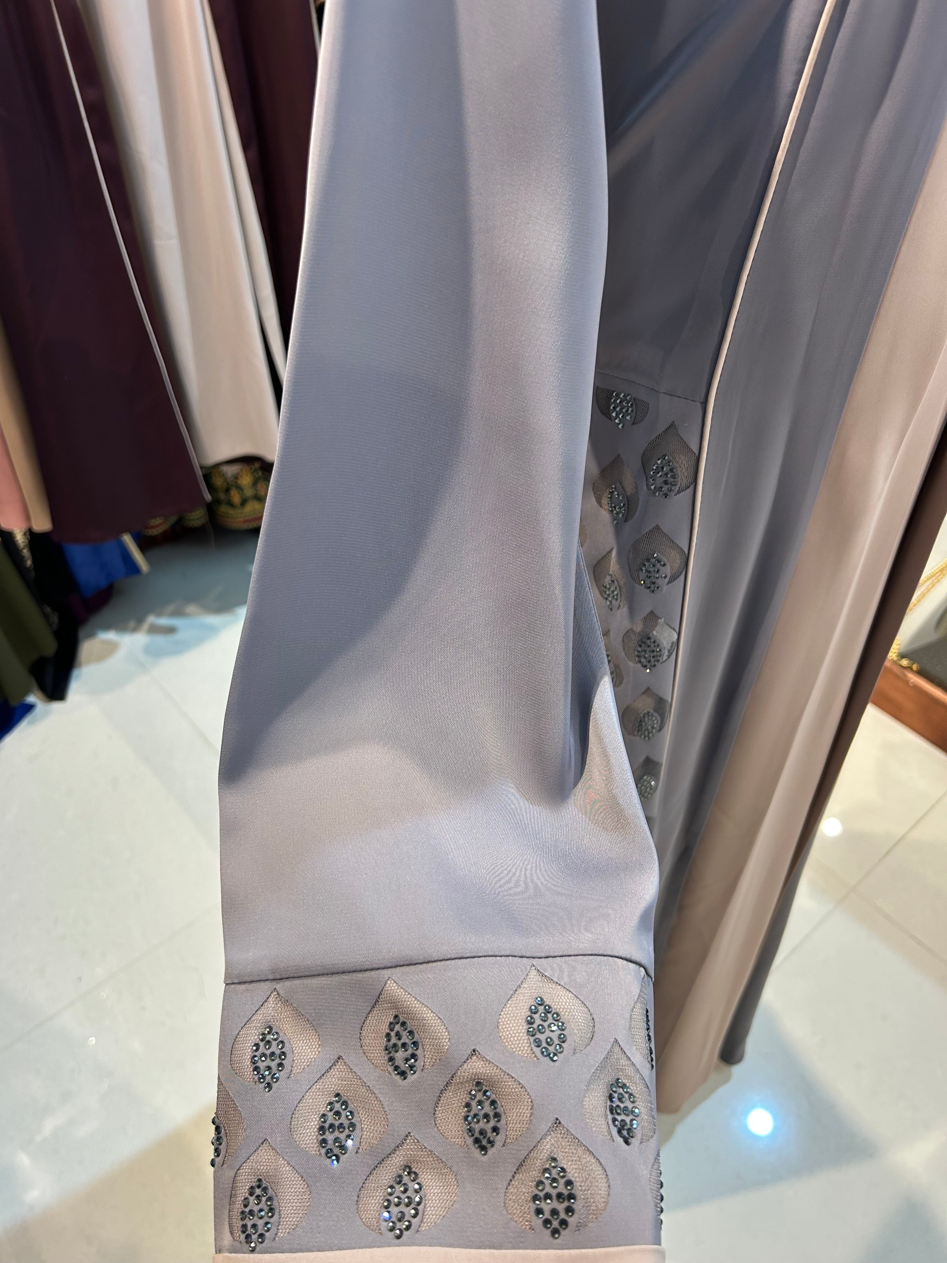 Elegant 2-Piece Abaya