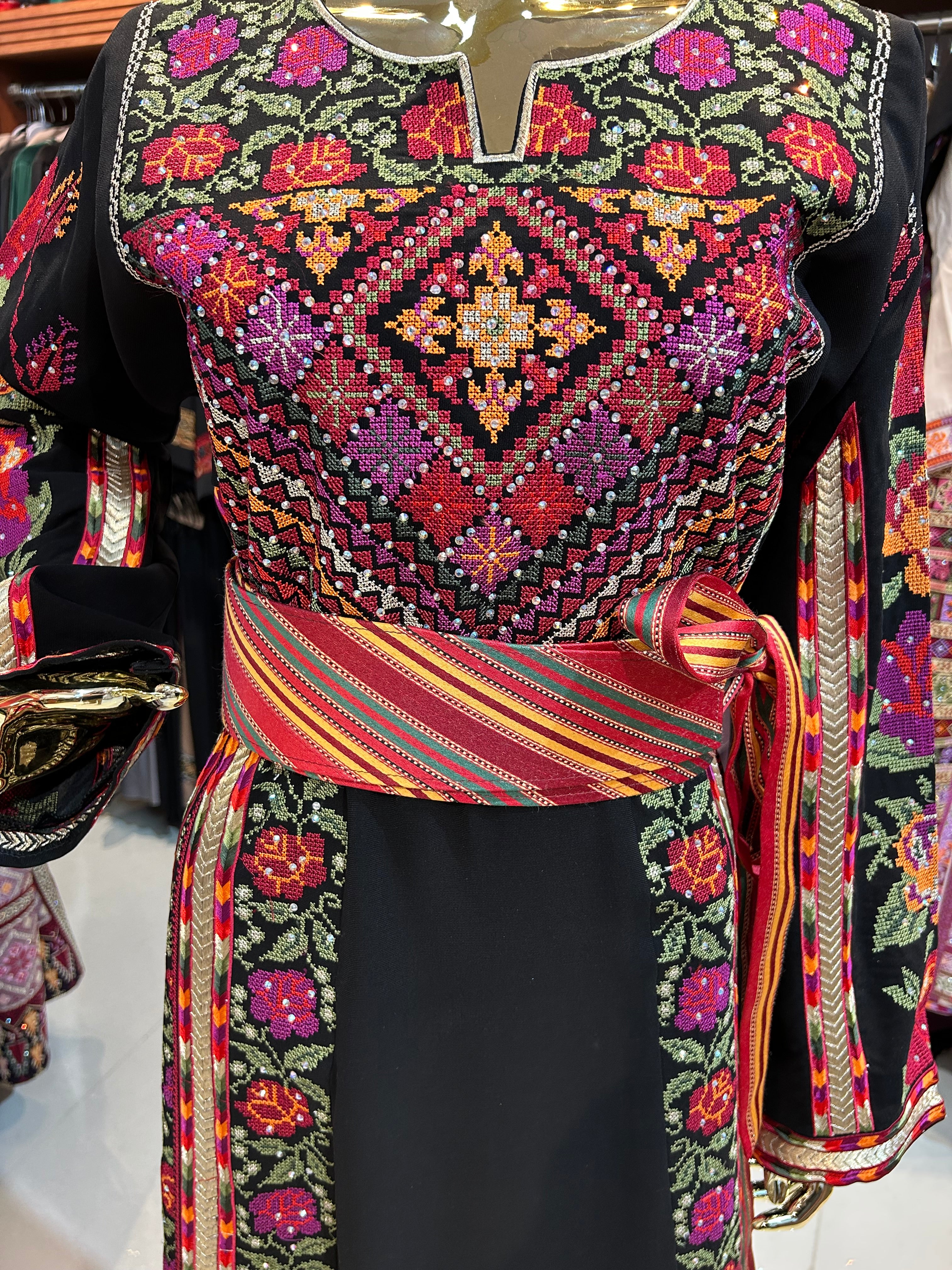 Elegant Black Rose Thobe