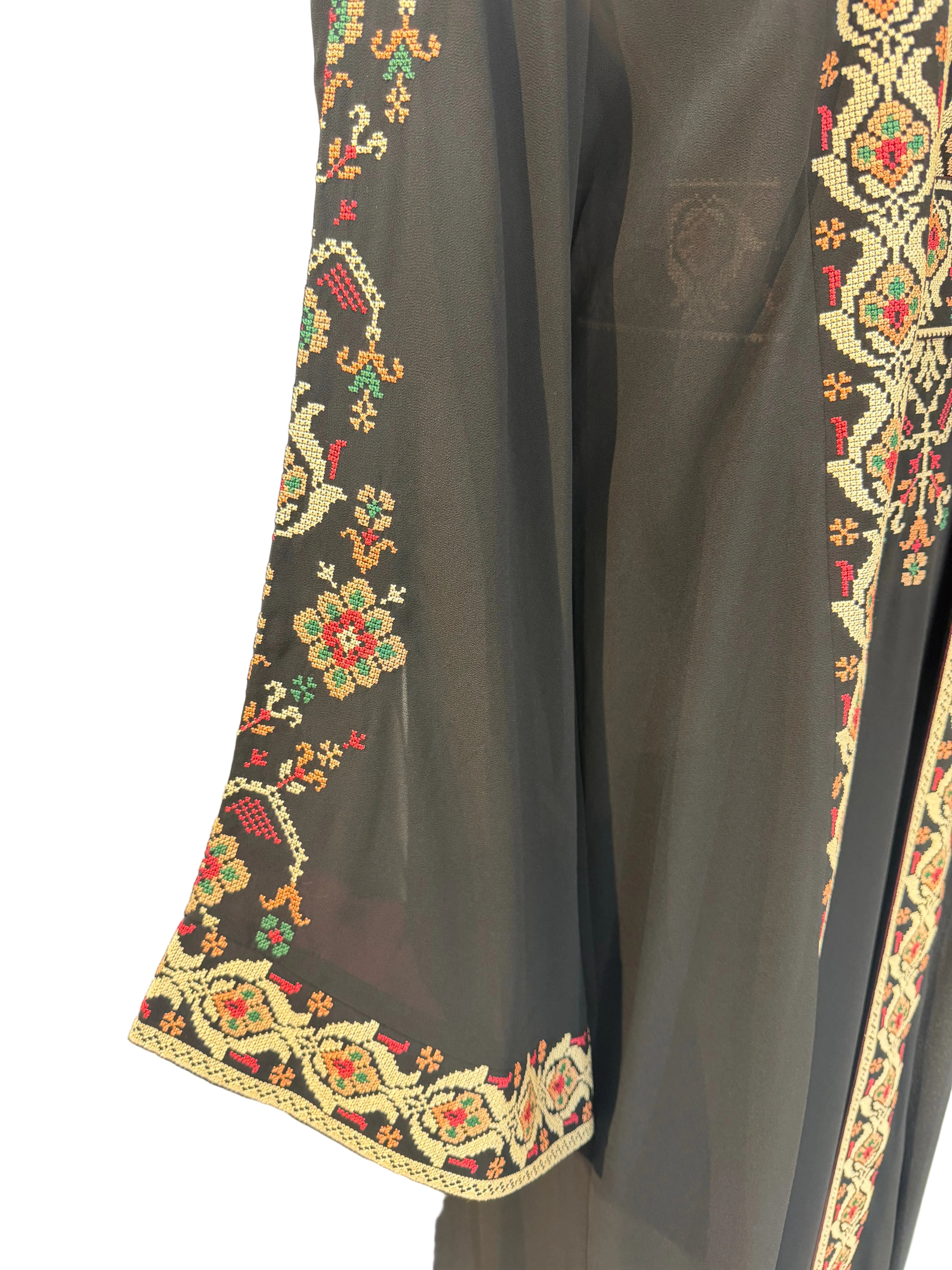 Black & White 2-piece Abaya