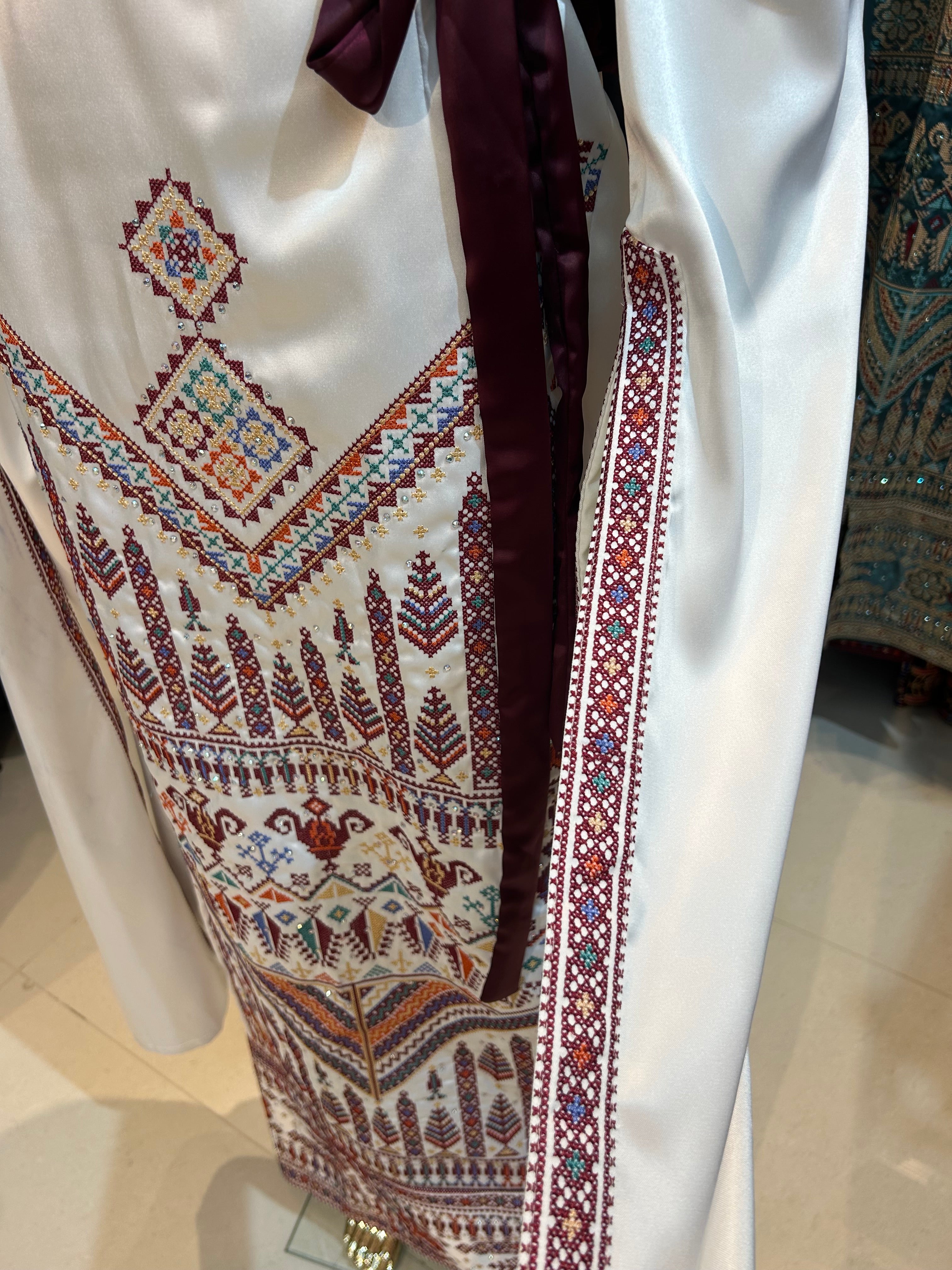 Elegant White Thobe
