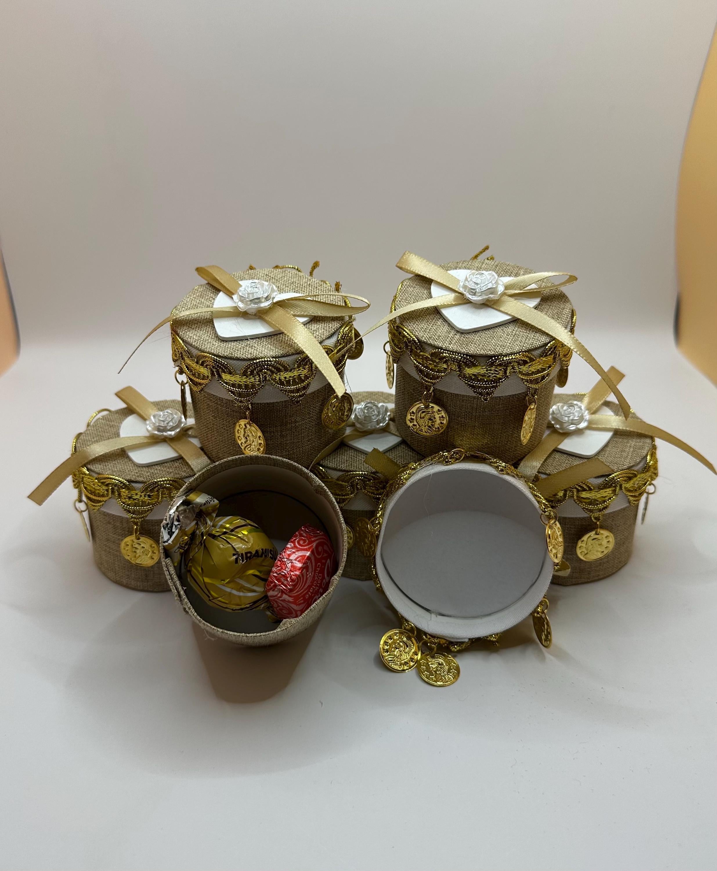 Henna Favor gift box | Comes in a set of 12 | perfect for Henna Party’s, Wedding’s, Bridal showers & more | Candy is not included.